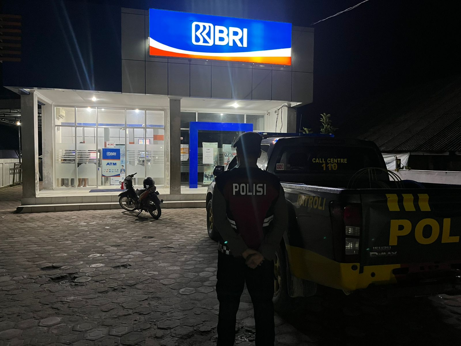 Piket Samapta melaksanakan Patroli di Objek-objek Vital Bank ATM