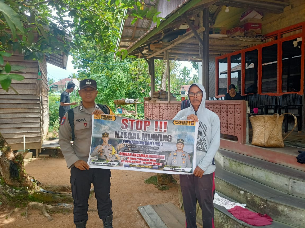 Bhabinkamtibmas Desa Tumbang Kaman Sosialisasi tentang larangan Ilegal Mining.